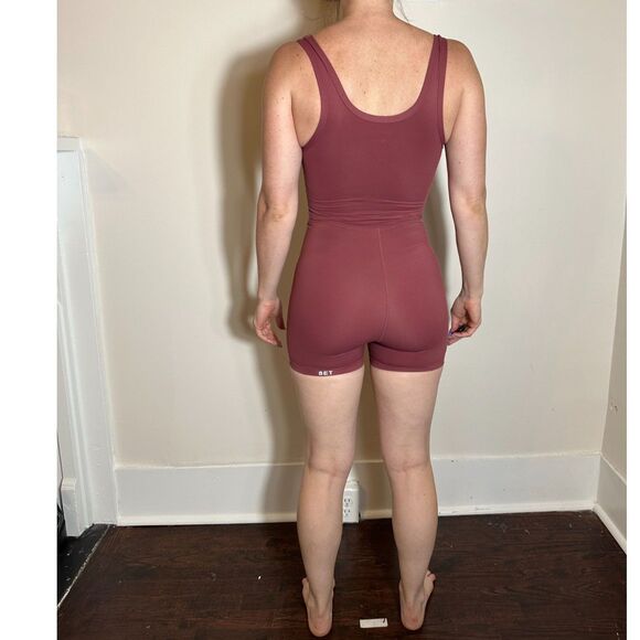SET ACTIVE Sportbody Maroon Activewear Shortysuit Size Small - Picture 4 of 5